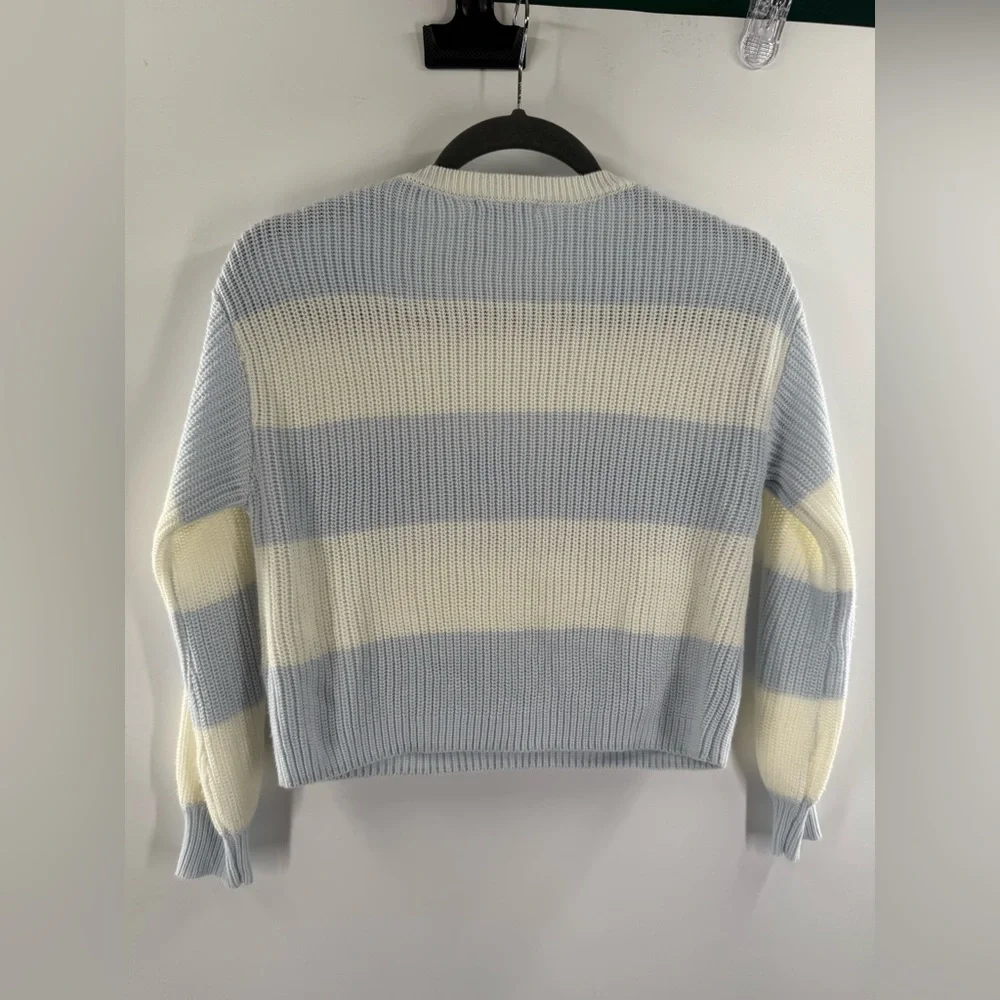 Copper Key crew neckline